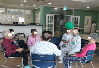 사회복지프로그램 - 앉아서 풍선배구