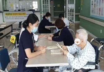 사회복지프로그램 - 탈와상 / 나무젓가락 쌓기